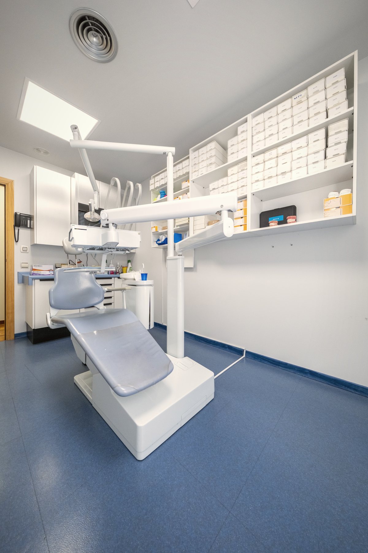 Gabinet dental equipat amb tecnologia actual